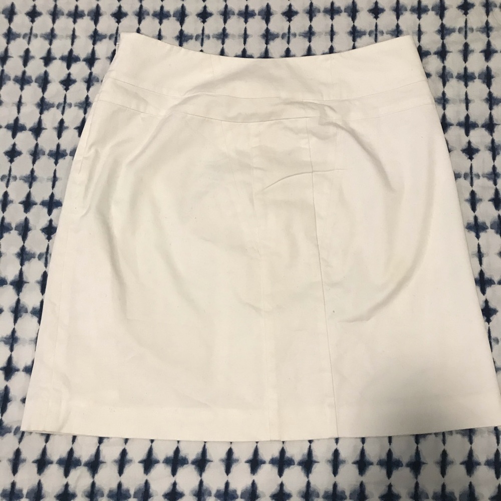 Women’s white miniskirt size 6